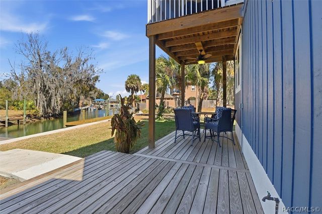 9205 W Harbor Isle Court, Crystal River, FL 34429