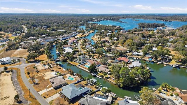 9205 W Harbor Isle Court, Crystal River, FL 34429