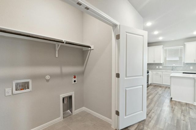6158 Marsh LN, Buda, TX 78610