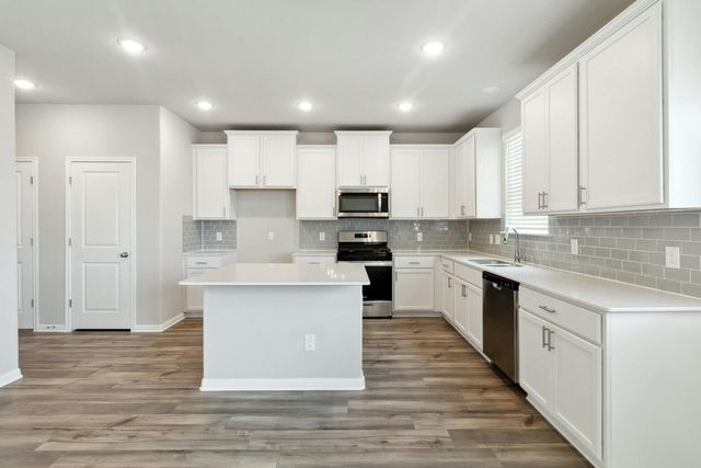 6158 Marsh LN, Buda, TX 78610