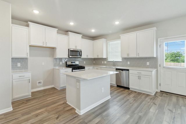 6158 Marsh LN, Buda, TX 78610
