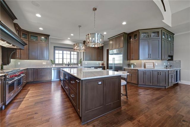 16916 Bond Street, Overland Park, KS 66221