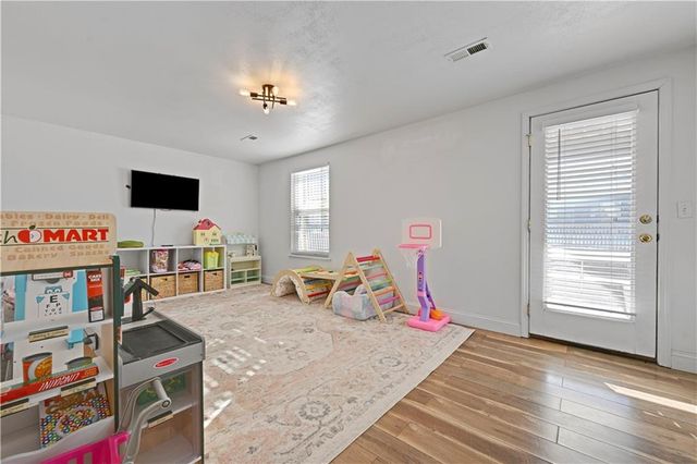 1511 N 4th Street E, Louisburg, KS 66053