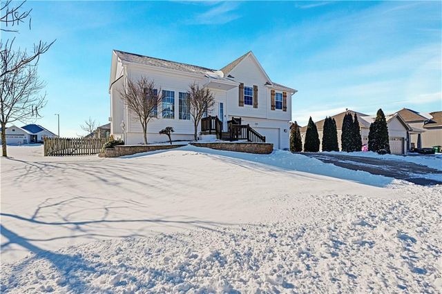 1511 N 4th Street E, Louisburg, KS 66053