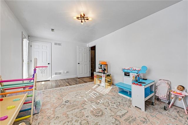 1511 N 4th Street E, Louisburg, KS 66053