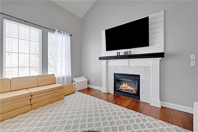 1511 N 4th Street E, Louisburg, KS 66053