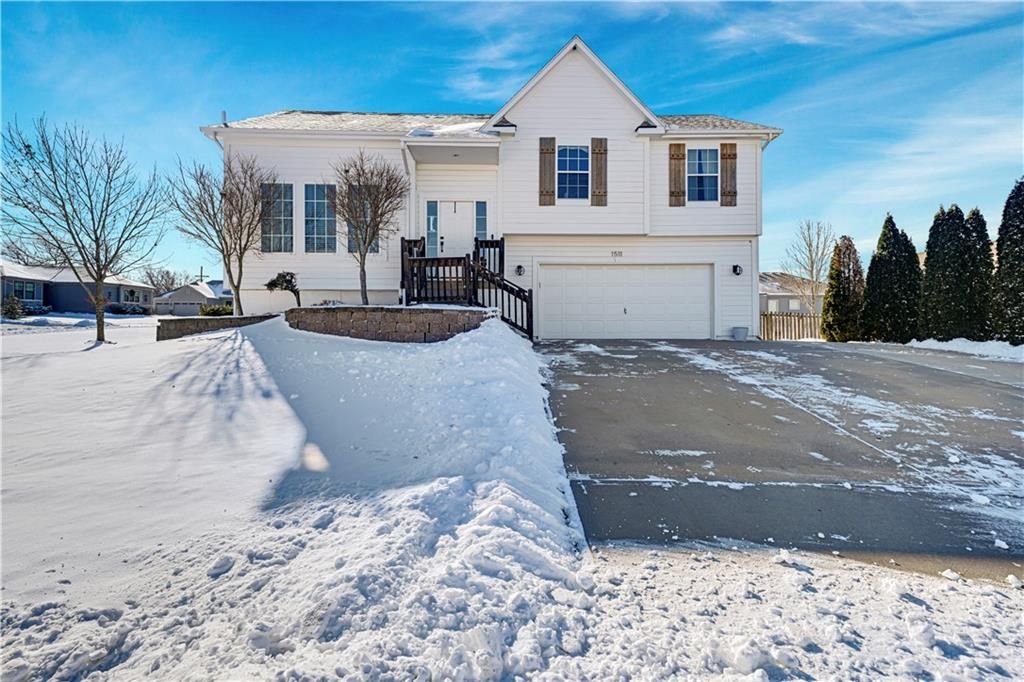 1511 N 4th Street E, Louisburg, KS 66053