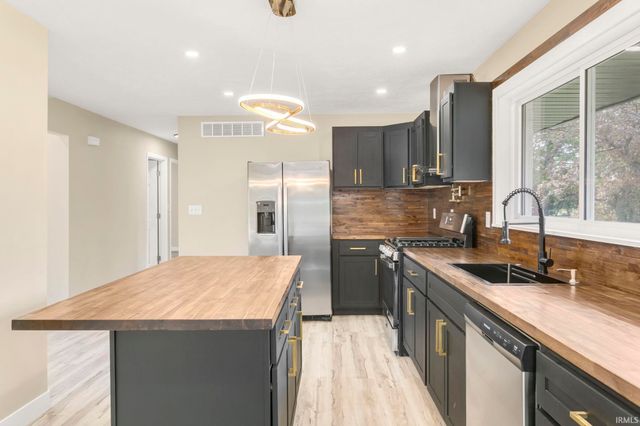 14936 Douglas Road, Mishawaka, IN 46545