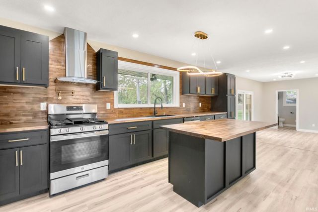 14936 Douglas Road, Mishawaka, IN 46545