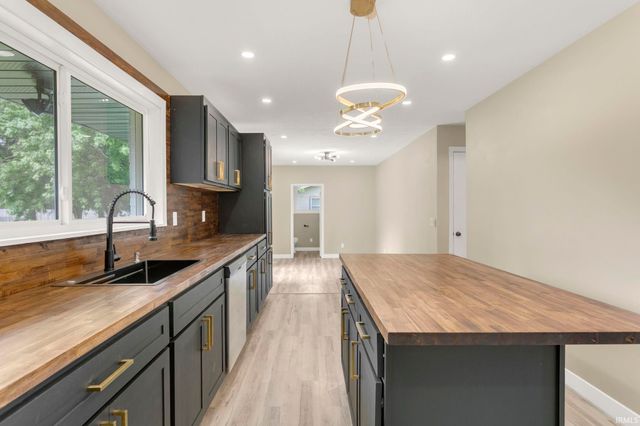 14936 Douglas Road, Mishawaka, IN 46545