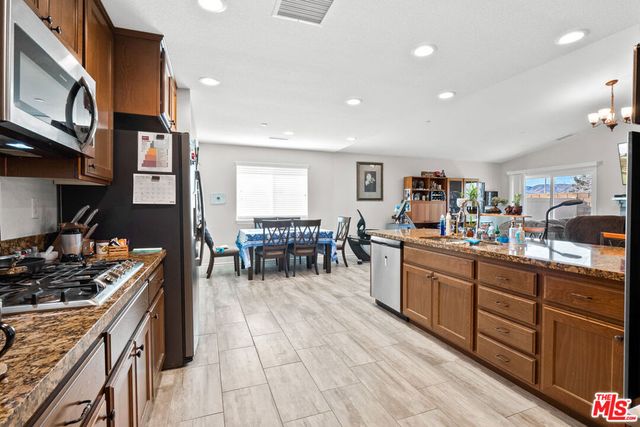 43941 59th Street, Lancaster, CA 93536