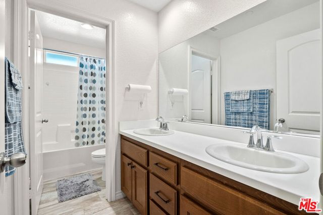 43941 59th Street, Lancaster, CA 93536