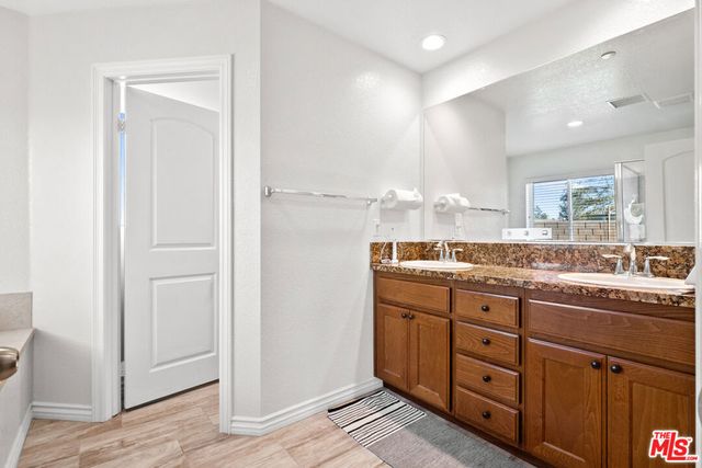 43941 59th Street, Lancaster, CA 93536