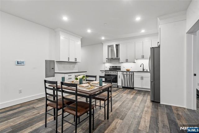 521 10th Street B1, Union City, NJ 07087