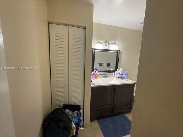 1209 Sussex Dr, North Lauderdale, FL 33068
