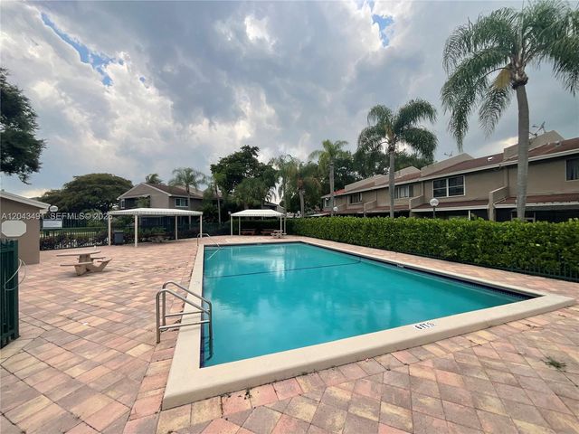 1209 Sussex Dr, North Lauderdale, FL 33068