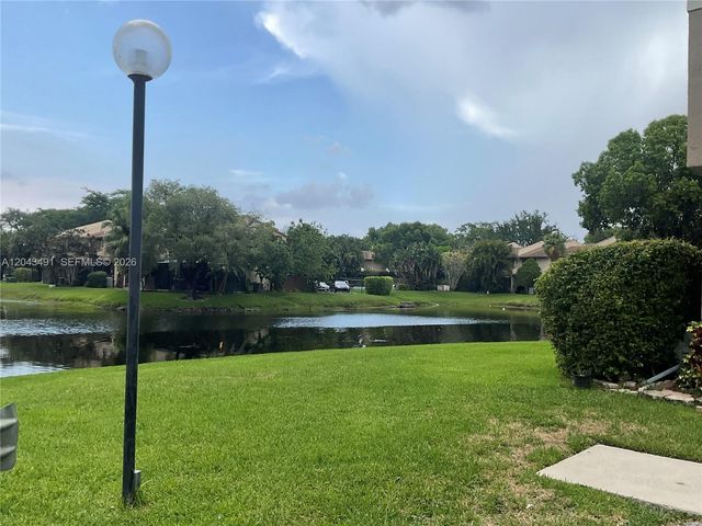 1209 Sussex Dr, North Lauderdale, FL 33068