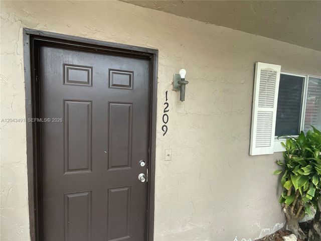 1209 Sussex Dr, North Lauderdale, FL 33068