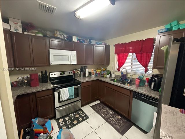 1209 Sussex Dr, North Lauderdale, FL 33068