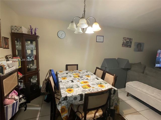 1209 Sussex Dr, North Lauderdale, FL 33068