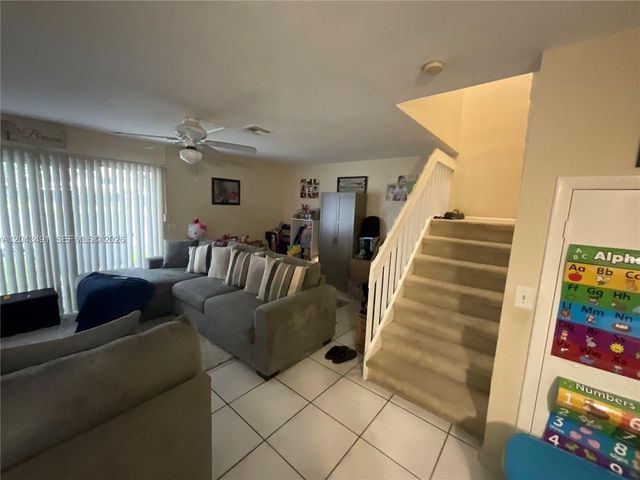 1209 Sussex Dr, North Lauderdale, FL 33068