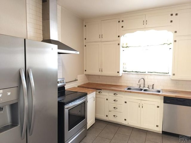 2042 E Routt Ave, Pueblo, CO 81004