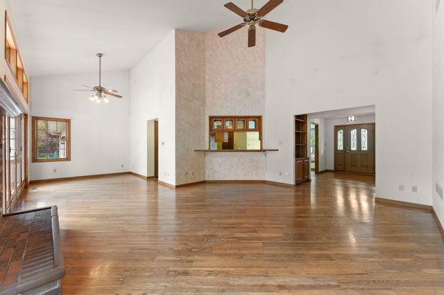 441 Summerhill Place, Valparaiso, IN 46385