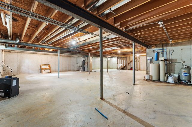 441 Summerhill Place, Valparaiso, IN 46385