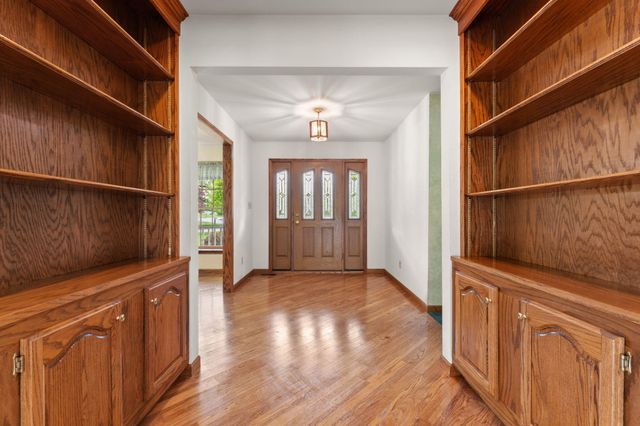 441 Summerhill Place, Valparaiso, IN 46385