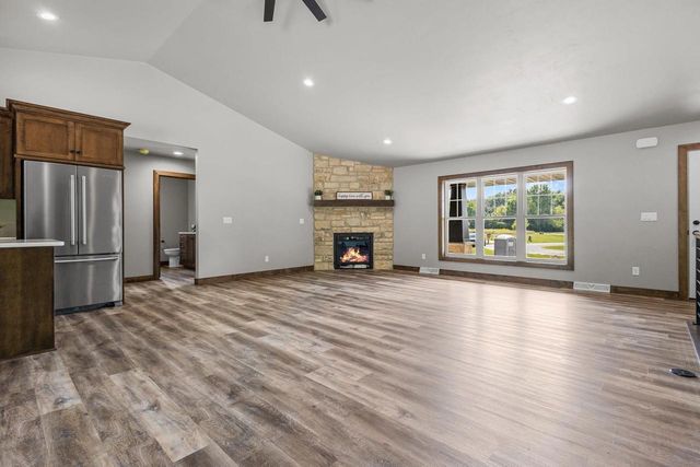 6157 BAY HILL COURT, Luxemburg, WI 54217