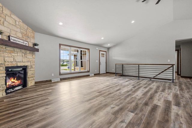 6157 BAY HILL COURT, Luxemburg, WI 54217