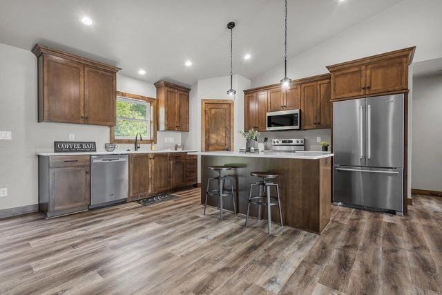 6157 BAY HILL COURT, Luxemburg, WI 54217