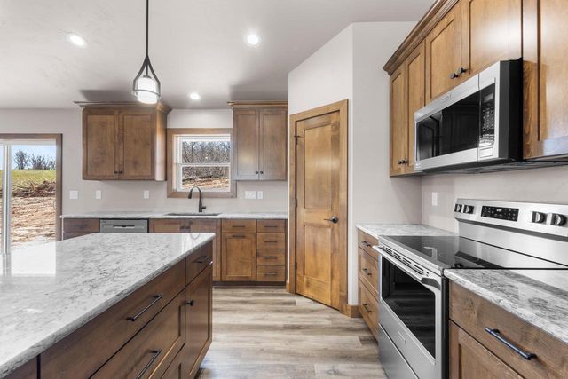6157 BAY HILL COURT, Luxemburg, WI 54217