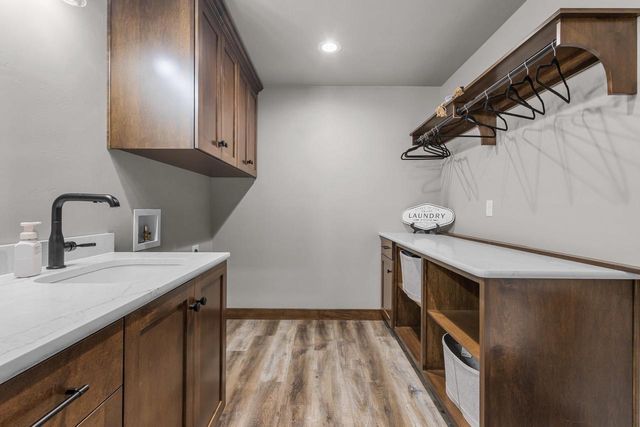 6157 BAY HILL COURT, Luxemburg, WI 54217