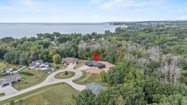 6157 BAY HILL COURT, Luxemburg, WI 54217