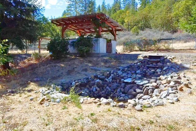 850 Ragsdale Road, Trail, OR 97541