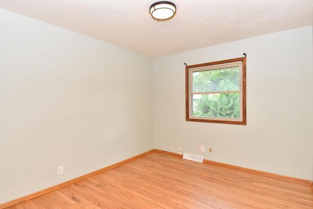 2010 S Rogers COURT, New Berlin, WI 53146