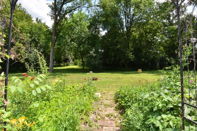 2010 S Rogers COURT, New Berlin, WI 53146
