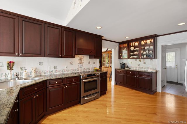 110 Elder Road, Islip, NY 11751