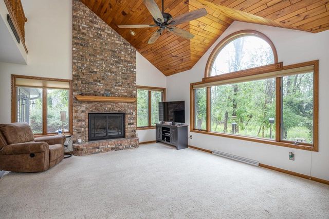 2238 WOODLAWN LANE, Appleton, WI 54914