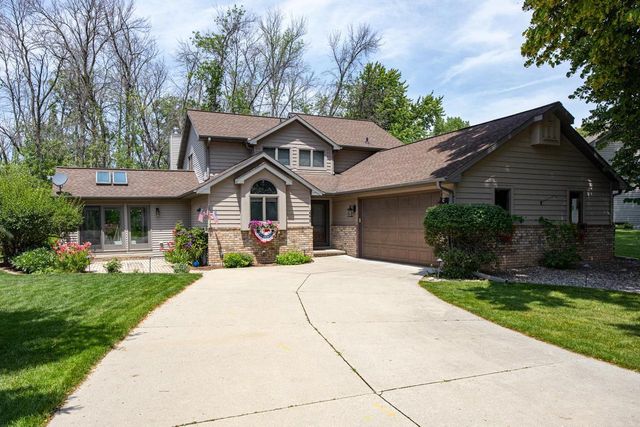 2238 WOODLAWN LANE, Appleton, WI 54914