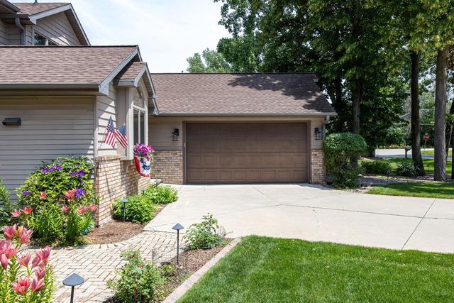 2238 WOODLAWN LANE, Appleton, WI 54914
