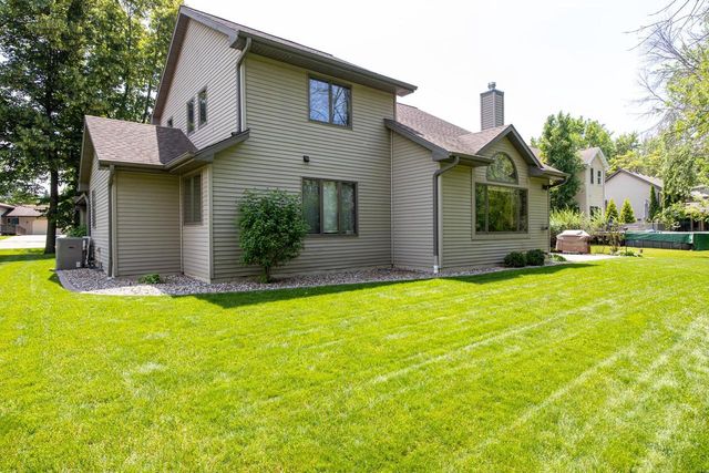 2238 WOODLAWN LANE, Appleton, WI 54914