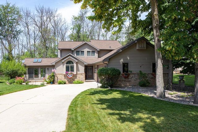 2238 WOODLAWN LANE, Appleton, WI 54914