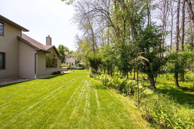 2238 WOODLAWN LANE, Appleton, WI 54914