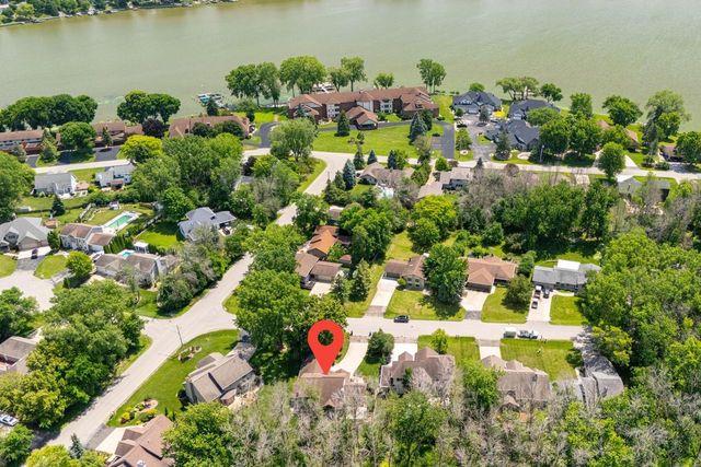 2238 WOODLAWN LANE, Appleton, WI 54914