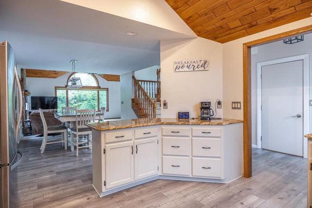 2238 WOODLAWN LANE, Appleton, WI 54914