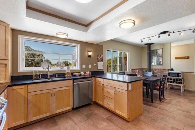 13734 W Oak Glen Rd, Valley Center, CA 92082