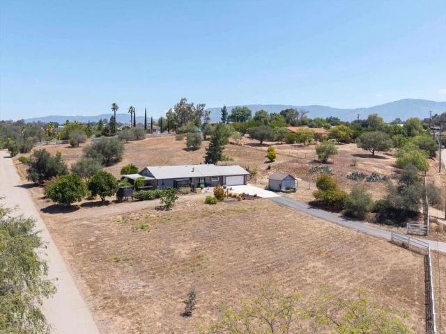 13734 W Oak Glen Rd, Valley Center, CA 92082
