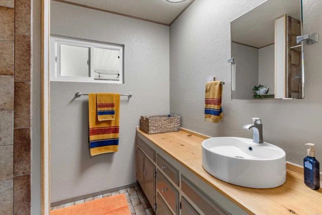 13734 W Oak Glen Rd, Valley Center, CA 92082